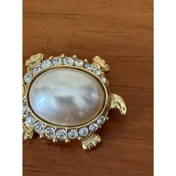 Vintage Faux Pearl Turtle Brooch Gold Tone Rhinestone Shell Green Crystal Eyes - Picture 4 of 8